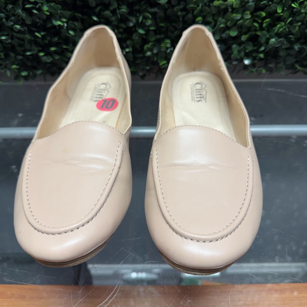 Cliffs by WHITE MOUNTAIN Women's Cream Loafers - Picture 2 of 10